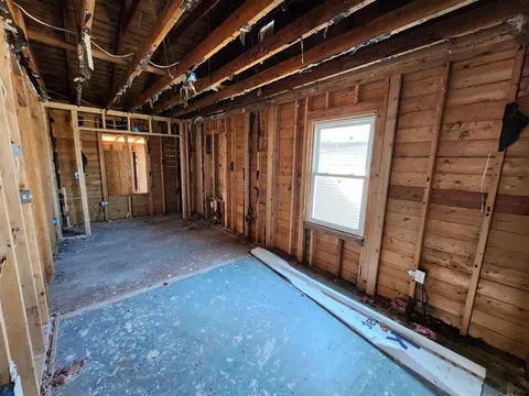 658 E Newberg, Pinconning, MI 48650 photo 10