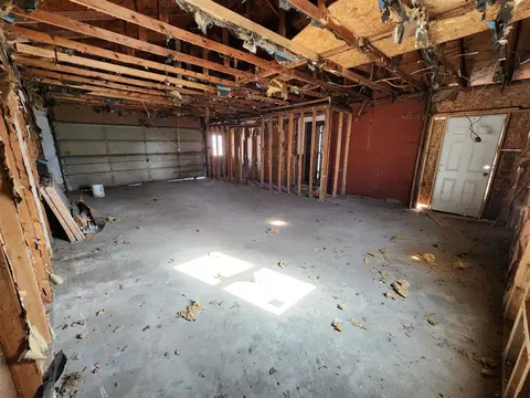 658 E Newberg, Pinconning, MI 48650 photo 11