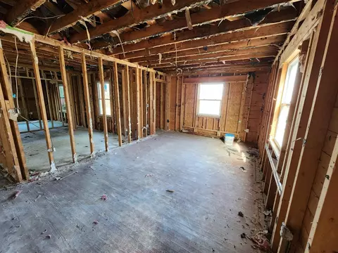 658 E Newberg, Pinconning, MI 48650 photo 8