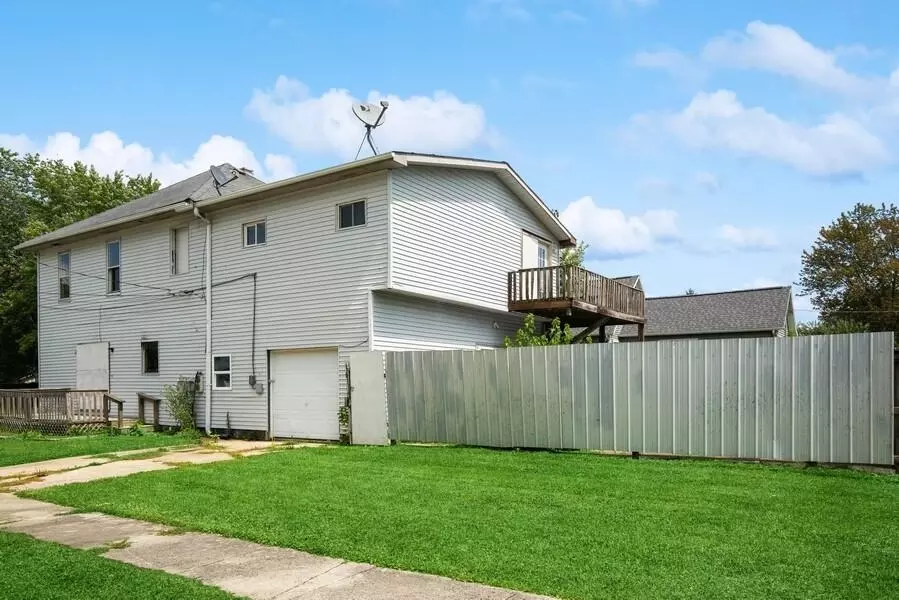 202 Poplar, Three Oaks, MI 49128 13 Photos Movoto