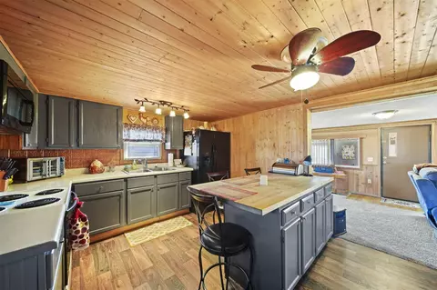Kitchen - 9555 Springport, Parma, MI 49269 photo 3 of 4