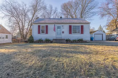 303 Oakhurst, Kalamazoo, MI 49001