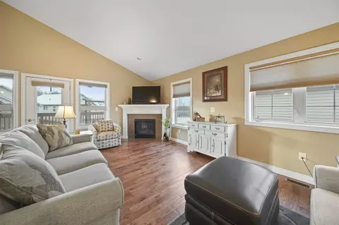 Living - 1030 Ridgeview, Tecumseh, MI 49286 photo 3 of 9