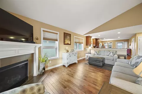 Living - 1030 Ridgeview, Tecumseh, MI 49286 photo 6 of 9
