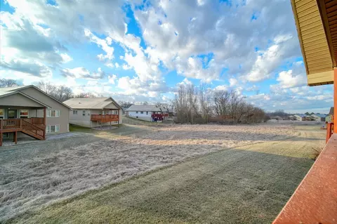 Exterior - 1030 Ridgeview, Tecumseh, MI 49286 photo 5 of 9