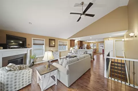 Living - 1030 Ridgeview, Tecumseh, MI 49286 photo 5 of 9