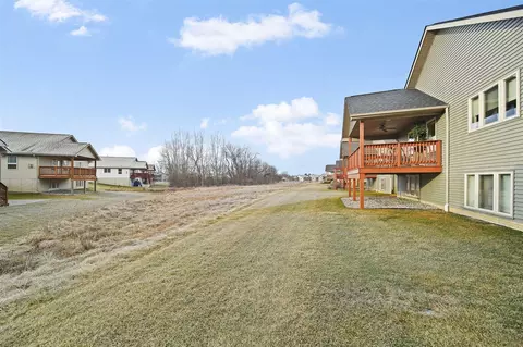 Exterior - 1030 Ridgeview, Tecumseh, MI 49286 photo 6 of 9