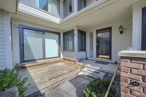 7379 W W Brg, West Bloomfield, MI 48322
