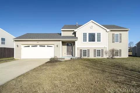 3289 Southbury, Kentwood, MI 49512