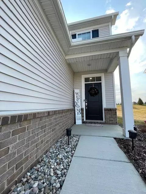 1001 Saltsprings, Saline, MI 48176 photo 3