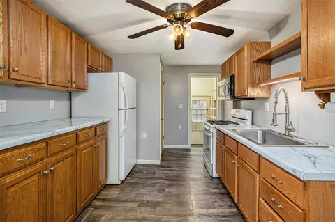 633 S Hooker, Three Rivers, MI 49093 photo 10