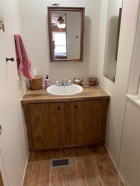 Bath - 10155 Teasdale Lk, Constantine, MI 49042 photo 1 of 2