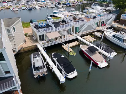 10 Harbor Isle, New Buffalo, MI 49117