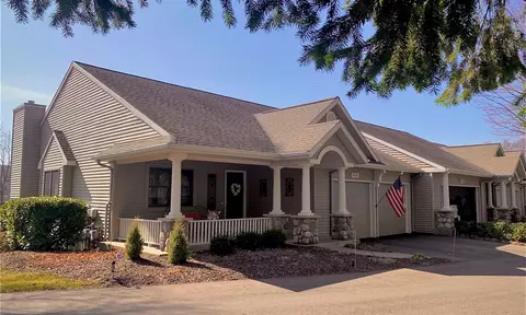 458 Melrose, Holland, MI 49423