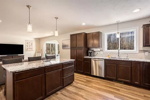 Kitchen - 160 River Pne, Lowell, MI 49331 photo 3 of 4