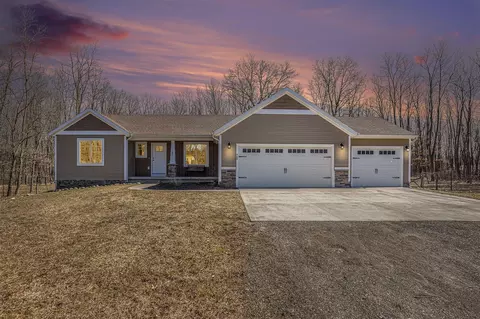 160 River Pne, Lowell, MI 49331