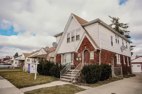 6132 Kendal, Dearborn, MI 48126