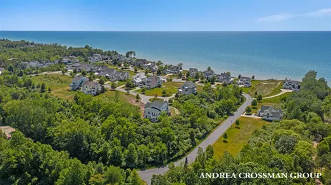 692 Waters Edge #16, South Haven, MI 49090