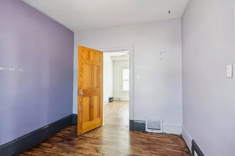 Entry Way - 939 S Gorham, Jackson, MI 49203 photo 3 of 6