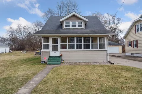 Exterior - 939 S Gorham, Jackson, MI 49203 photo 3 of 14