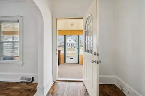 Entry Way - 939 S Gorham, Jackson, MI 49203 photo 1 of 6