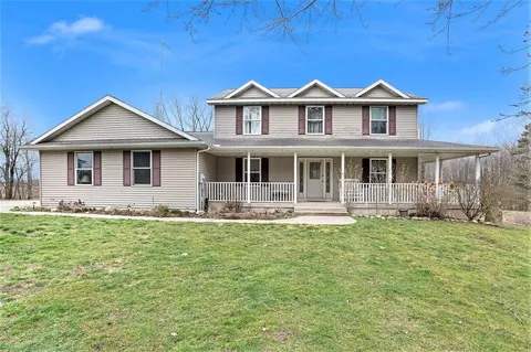451 S Comstock, Fremont, MI 49412