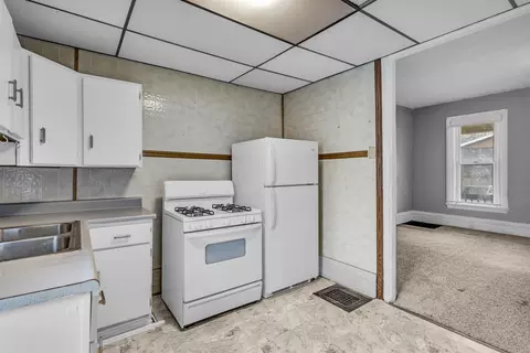 Kitchen - 120 Bates, Jackson, MI 49202 photo 2 of 3