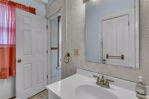 Bath - 120 Bates, Jackson, MI 49202 photo 1 of 3