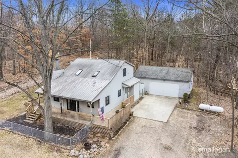 6829 W 6 Mile, Hesperia, MI 49421