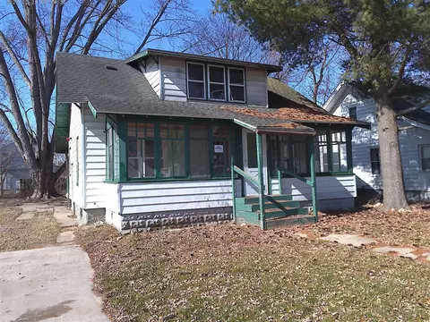 325 S Lincoln, Three Rivers, MI 49093
