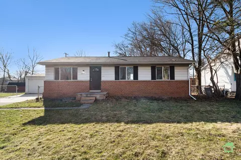 5862 Essex, Romulus, MI 48174