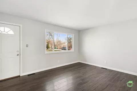 5862 Essex, Romulus, MI 48174 photo 4