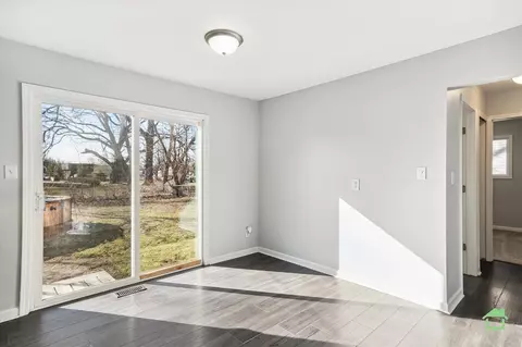 5862 Essex, Romulus, MI 48174 photo 8