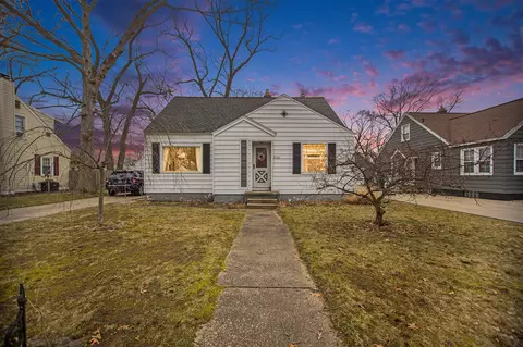 2222 Mills, North Muskegon, MI 49445