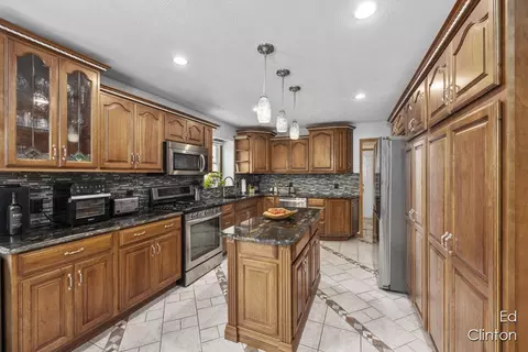 Kitchen - 4030 Egypt Vly, Ada, MI 49301 photo 4 of 5