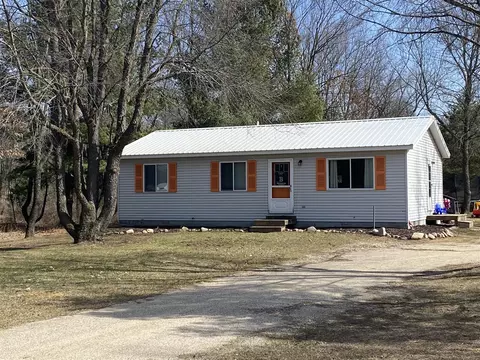 1029 S Queensway, Lake Isabella, MI 48893
