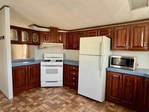 Kitchen - 291 Maple Run, Mason, MI 48854 photo 1 of 4