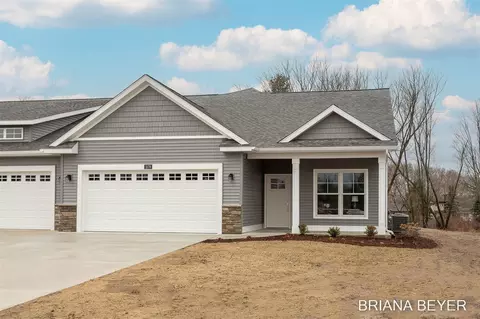 1077 Maplewood #23, Holland, MI 49423