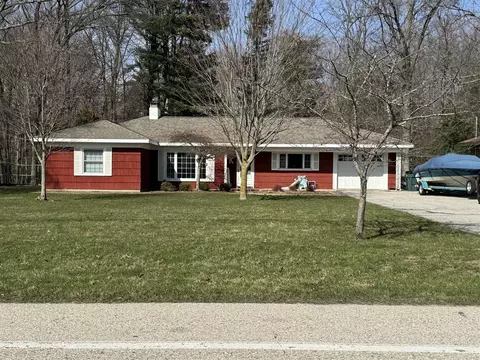 910 W Hile, Norton Shores, MI 49441