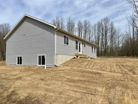 1789 E Vly, Adrian, MI 49221 photo 3