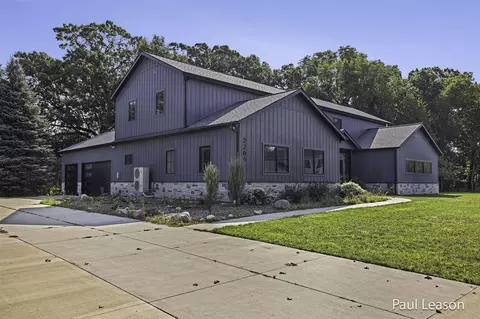 2266 7th, Grand Rapids, MI 49504