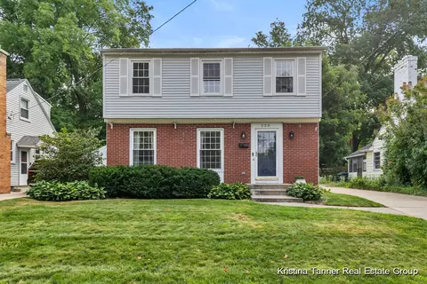220 Wallinwood, Grand Rapids, MI 49503