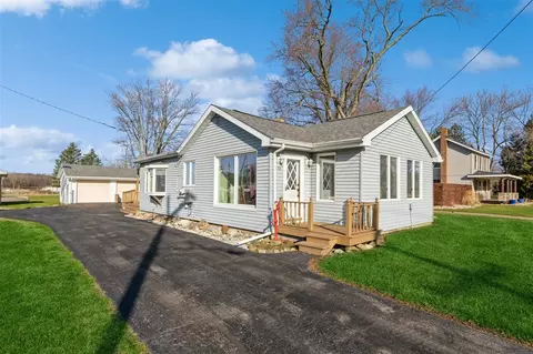 712 S Elm, Three Oaks, MI 49128