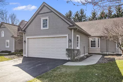 234 Pierce Lk, Chelsea, MI 48118
