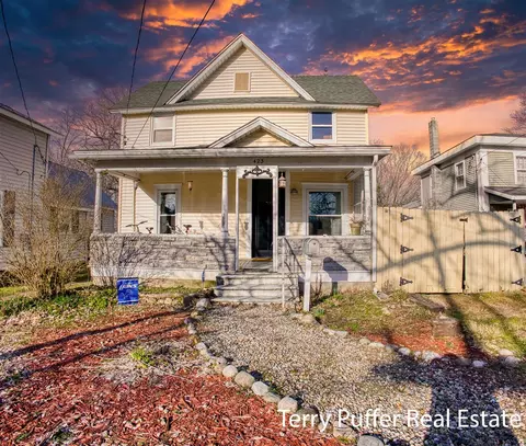 423 River, Allegan, MI 49010