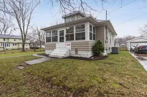 109 Marshall, Jackson, MI 49202 photo 4
