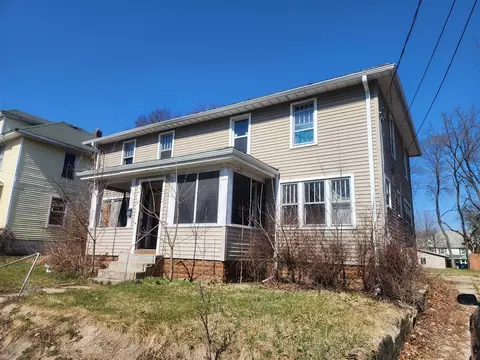 108 Moore, Jackson, MI 49203