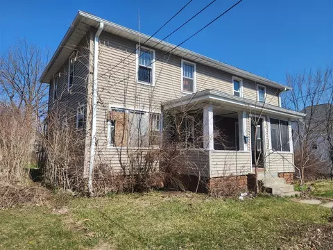 108 Moore, Jackson, MI 49203 photo 2