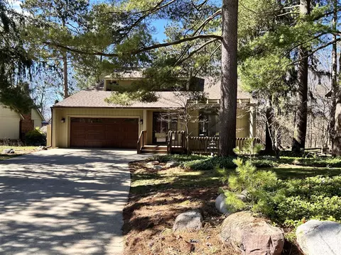 109 Minges Forest Ln, Battle Creek, MI 49015