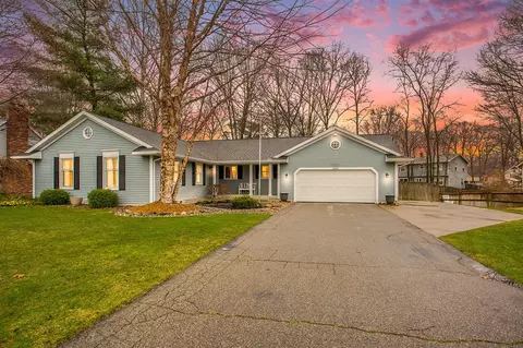4424 Chateau W, Hudsonville, MI 49426